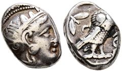 Grecia Antigua ATTICA, Atenas. Tetradracma. (Ar. 17,03g/24mm). 454-404 a.C. (SNG Copenhaguen 31). Anv: Cabeza de Atenas con casco ático con cresta a derecha. Rev: Búho estante a derecha mirando de fre