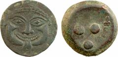 Sicile, tétras, Himéra, variante inédite, c.430-420 av. J.-C. A/Anépigraphe. Tête de Gorgone vue de face, tirant la langue. R/Anépigraphe. Trois gobules disposés en triangle ; dans le champ, à droite,