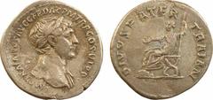 Trajan, denier, Rome, 112-117 A/IMP TRAIANVS AVG GER DAC P M TR P COS VI P P. Buste lauré à droite, avec pan de draperie sur l'épaule gauche, vu de trois quarts en arrière. R/DIVVS PATER TRAIAN. Traja