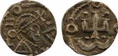Paris et région parisienne, denier, s.d. (c.700) A/Légende partielle + A // N / O. Buste casqué à droite avec boucle derrière la nuque. . Croix ancrée, cantonnée de quatre points, dans un grènetis cou