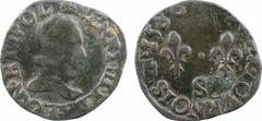 Henri III, denier tournois, 1586 Troyes A/(à 12 h.) + HENRI. III. R. DE. FRAN. ET. POL Buste à droite du Roi, lauré et cuirassé, avec boucle derrière la tête R/+ DENIER. TOVRNOIS. (différent). (date) 