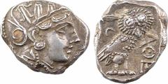 Greek coins Attique, tétradrachme de style intermédiaire, Athènes, IVe-IIIe s. av. J.-C. A/Anépigraphe Tête d'Athéna à droite, coiffée du casque à aigrette, orné sur le devant de trois feuilles d'oliv