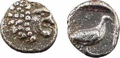 Greek coins Carie, Mylasa, tétartémorion tête à droite, c.420-390 av. J.-C Mufle de lion à droite Oiseau à droite Argent 5,5 mm 0,22 g 12 h SUP SNG Kayhan 944 v., SNG Keckman 922 v. € EUR € EUR