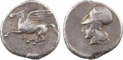 Greek coins Corinthe, statère, IVe siècle av. J.-C. A/Anépigraphe Pégase volant à gauche ; au-dessous, lettre punique R/Anépigraphe Tête d'Athéna à gauche, coiffée du casque corinthien muni du couvre-