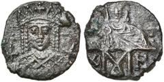 Collection de monnaies byzantines - Collection of Byzantine Coins Constantin VI et Irène (780-797), AE follis, 792-797, Constantinople. D/ B. cour. d'Irène de f., ten. un gl. cr. et un sceptre. R/ B. 