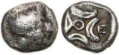 Collection Marc Bar - The Marc Bar Collection ATTIQUE, ATHENES, AR obole (ou heptachalque), milieu du 4e s. av. J.-C. D/ T. casquée d'Athéna à d. R/ Quatre croissants tournés vers l'extérieur, disposé