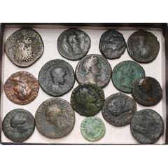 Empire romain - Roman Empire lot de 16 bronzes, dont: Vespasien, dupondius, R/ Felicitas; as, R/ Fig. fém.; Domitien, sesterce, R/ Minerve; dupondius, R/ Fortuna; Hadrien, as, R/ Annona; Antonin le Pi