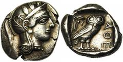 ATTIQUE, ATHENES, AR tétradrachme, 450-420 av. J.-C. Droit : Tête casquée d'Athéna à droite, le casque orné d'un fleuron et de feuilles d'olivier. Revers : AΘE Chouette à droite, tête de face. A gauch