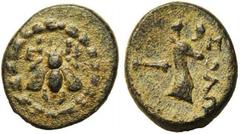 Greek and Celtic Coins IONIE, EPHESE, AE petit bronze, vers 280-258 av. J.-C. Droit : Abeille. En haut, E-Φ. Le tout dans une couronne. Revers : Tête de cerf à droite. Derrière, carquois placé horizon