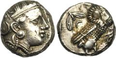Coll. A. ZOBEL - GREEK WORLD ATTIQUE, ATHENES, AR tétradrachme, vers 250 av. J.-C. D/ T. casquée d''Athéna à d., le casque orné d''un fleuron et de feuilles d''olivier. R/ AΘE Chouette à d., t. de f. 