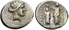 ROMAN REPUBLIC M. Aemilius Lepidus, AR denier, 61 av. J.-C., Rome. D/ T. fém. tourelée à d. Dessous, ALEXSANDREA. R/ Un homme en toge deb. à g., couronnant une figure en chiton, plus petite, ten. un b