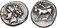 MAGNA GRAECIA CAMPANIE, NEAPOLIS, AR didrachme, vers 300 av. J.-C. D/ T. de nymphe à g., portant une boucle d''oreille. Derrière la nuque, EY. R/ NEOΠΟΛITΩN Taureau androcéphale marchant à g., t. de f