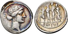 ROMAN REPUBLIC M. Iunius Brutus Q. Caepio, AR denier, 54 av. J.-C., Rome. D/ LIBERTAS T. de Libertas à d., parée de boucles d''oreilles et d''un collier. R/ BRVTVS Le consul L. Iunius Brutus marchant 
