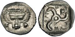 Grecia Antigua LYCIA. Mithrapata. Dióbolo (460-360 a.C.). A/ Cabeza de león de frente. R/ Trisquel dentro de cuadrado incuso. AR 1,44 g. COP-27 vte. EBC/EBC-.