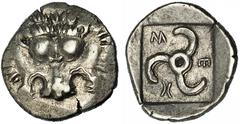 GRECIA ANTIGUA LYCIA. MITHRAPATA. Dióbolo (460-360 a.C.). A/ Cabeza de león de frente. R/ Trisquel dentro de cuadrado incuso. AR 1,36 g. COP-476 vte. Pequeña grieta. MBC.