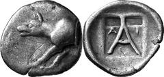 Argos The silver coinage of Argos in the late 5th – earl Estimate: CHF 125.00 Triobol (Silver, 2.65 g 2), c. 420/10-370s. Similar to the last but wolf to left and wreath on reverse barely visible. BMC