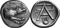 Argos The silver coinage of Argos in the late 5th – earl Estimate: CHF 275.00 Triobol (Silver, 2.70 g 6), c. 420/10-370s. Forepart of wolf to right, both legs extended forward but with the right raise
