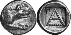 Argos The coinage of Argos from the mid-4th century unti Estimate: CHF 200.00 Triobol (Silver, 2.75 g 3), c. 320s-270s. Forepart of wolf at bay to right. Rev. with - above, club left below and bunch o