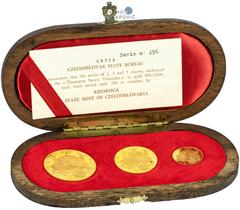 Czechoslovakia after 1918 | Tschechoslowakei nach 1918 Czechoslovakia (1960-1989), Period after 1918 Set of gold medals 1972 (3 pcs). Crown Jewels (5, 3, 1 Ducat). Kremnitz. Original box and certifica