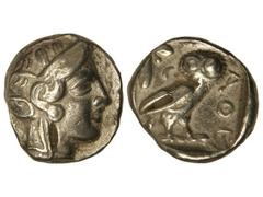 Tetradracma. 449-413 a.C. ATENAS. Anv.: Cabeza de Atenea con casco a derecha. Rev.: Lechuza en pie a derecha, delante A¶E, detrás rama de olivo y creciente. 16,20 grs. AR. (Un corte de cizalla en anve