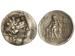Tetradracma. 148 a.C. THASOS. Anv.: Cabeza de Dionisos a derecha, alrededor leyenda. Rev.: Hércules en pie a izquierda, alrededor leyenda. 16,60 grs. AR. Se-1759. MBC+.