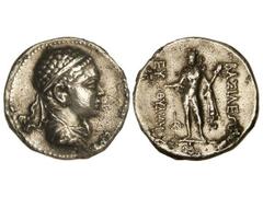 Tetradracma. 190-171 a.C. EUTHYDEMOS II. BACTRIA E INDOGRECIA. Anv.: Cabeza diademada a derecha. Rev.: Hércules en pie de frente, a izquierda y derecha leyenda. 16,50 grs. AR. (Oxidaciones). Se-7536. 