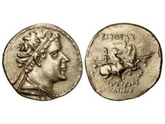 Tetradracma. 171-135 a.C. EUKRATIDES. BACTRIA E INDOGRECIA. Anv.: Cabeza diademada a derecha. Rev.: Los Dióscuros a derecha, encima y debajo leyenda. 16 grs. AR. (Limpiada). Se-7568. MBC+/MBC.