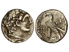 Tetradracma. 101-88 a.C. PTOLOMEO IX. EGIPTO. Anv.: Cabeza diademada de Ptolomeo I a derecha. Rev.: Águila en pie a izquierda, alrededor leyenda. 14,60 grs. AR. Se-7934. MBC+.