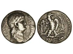 Tetradracma. 54-68 d.C. NERÓN. SIRIA. Anv.: Cabeza laureada a derecha. Rev.: Águila en pie a derecha. AR. MBC.