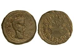 Semis. ÉPOCA DE TIBERIO. SAGUNTO. Anv.: TI. CAESAR DIVI AVG. F. AVG. Cabeza de Tiberio a derecha. Rev.: SAG. L. AE. MAX(IMO) M. BAEB. SO(BRINO AED.). Nave. 6,20 grs. Pátina negra. (Anverso leyenda rea