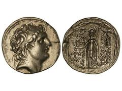 Tetradracma. 138-129 a.C. ANTÍOCO VII. REINO SELÉUCIDA. Anv.: Cabeza diademada a derecha. Rev.: Atenea en pie a izquierda, sosteniendo a Nike, delante y detrás leyenda. 16,70 grs. AR. (Pequeña grieta)