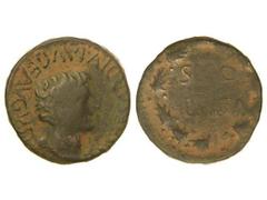 Semis. ÉPOCA DE TIBERIO. SEGOBRIGA. Anv.: TI. CAESAR DIVI AVG. F. AVGVS. F. (IMP.). Cabeza descubierta de Tiberio a derecha. Rev.: SEGOBRIGA dentro de láurea. 7,10 grs. Pátina verde. BC+.
