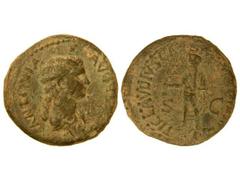 Dupondio. Acuñada el 41-42 d.C. ANTONIA. Anv.: ANTONIA AVGV(STA). Cabeza descubierta a derecha. Rev.: TI. CLAVDIVS CAESAR (AVG. P. M. TR. P. IMP. P. P.) S. C. Claudio en pie a izquierda. Pátina verde.