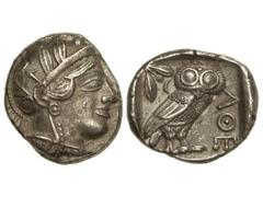 Tetradracma. 449-413 a.C. ATENAS. Anv.: Cabeza de Atenea con casco a derecha. Rev.: Lechuza en pie de frente, delante A¶E, detrás rama de olivo y creciente. 17 grs. AR. Se-2526. EBC.