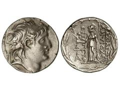 Tetradracma. 138-128 a.C. ANTÍOCO VII. REINO SELÉUCIDA. Anv.: Cabeza diademada a derecha. Rev.: Atenea en pie a izquierda con Victoria, delante y detrás leyenda, alrededor láurea. 16,30 grs. AR. Se-70
