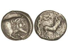 Tetradracma. 430-425 a.C. GELA. Anv.: Cuadriga a derecha, Nike encima volando. Rev.: Mitad de toro androcéfalo a derecha. 16,80 grs. AR. Se-792. MBC+/MBC-.