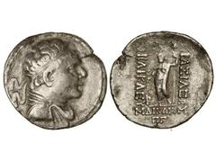 Tetradracma. 135-110 a.C. HELIOKLES. BACTRIA E INDOGRECIA. Anv.: Busto diademado a derecha. Rev.: Zeus en pie con cetro, alrededor leyenda. 13,10 grs. AR. /Rayas y grieta). Se-7634. MBC/MBC-.