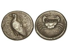 Tetradracma. 472-420 a.C. ACRAGAS. Anv.: Águila con alas cerradas a izquierda, a los lados AKRAC y ANTOS. Rev.: Cangrejo. 17 grs. AR. Pátina oscura. (Pequeñas oxidaciones en anverso). Se-741. MBC+.