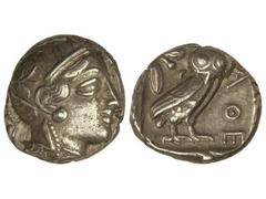 Tetradracma. 449-413 a.C. ATENAS. Anv.: Cabeza de Atenea a derecha. Rev.: Lechuza en pie de frente delante A¶E, detrás rama de olivo y creciente. 17,30 grs. AR. Se-2526. MBC+.