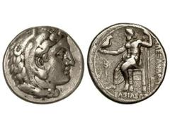 Tetradracma. 336-323 a.C. ALEJANDRO MAGNO. Anv.: Cabeza de Hércules con piel de león a derecha. Rev.: Zeus entronizado a izquierda, delante símbolo, debajo y detrás leyenda. 17,20 grs. AR. Se-6724 var