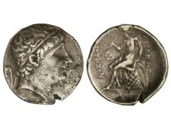 Tetradracma. 280-261 a.C. ANTÍOCOS I. SOTER. Anv.: Busto diademado de Antíocos a derecha. Rev.: Apolo sentado izquierda, detrás arco, sosteniendo una flecha. 16,60 grs. AR. (Oxidaciones. Pequeños golp