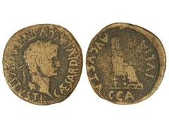 As. ÉPOCA DE TIBERIO. CAESARAUGUSTA. Anv.: TI. CAESAR DIVI. AVGVSTI F. AVGVSTVS. Cabeza laureada de Tiberio a derecha. Rev.: C. C. A. AVGVSTA IVLIA. Livia sentada a derecha. 12,30 grs. AB-350. BC+.