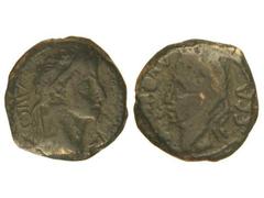 Semis. ÉPOCA DE TIBERIO. CAESARAUGUSTA. Anv.: (Ti. CAESAR) AVG. Cabeza laureada de Tiberio a derecha. Rev.: AVG(VSTVS) C. C. A. Cabeza laureada de Augusto a izquierda. 5,40 grs. Pátina verde oscura. (