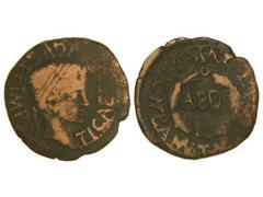 Semis. ÉPOCA DE TIBERIO. TURIASO. Anv.: TI. CAESAR (__) AVGVST. IMP. Cabeza laureada de Tiberio a derecha. Rev.: T. SVLP. VAR. Q. PONT. PLA. AED. laúrea. 5,50 grs. AB-2458 var. BC/BC+.