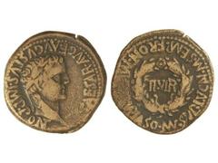 As. ÉPOCA DE TIBERIO. TURIASO. Anv.: TI. CAESAR AVG. F. AVGVSTVS IMP. PONT. Cabeza laureada de Tiberio a derecha. Rev.: MAN. SVLP. LVCAN. M. SEMP. FRONT. M(VN. T)VRIASO. Láurea, en el centro II VIR. 1
