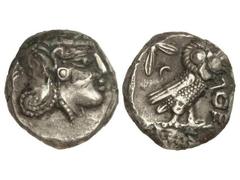 Tetradracma. 375 a.C. EGIPTO. IMITACIÓN TIPOS ATENAS. Anv.: Cabeza de Atenea a derecha. Rev.: Lechuza a derecha, delante A¶E, detrás rama de olivo y creciente. 18,80 grs. AR. MUY ESCASA. MBC+.