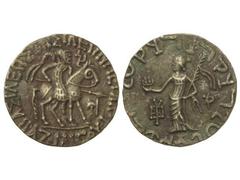 Tetradracma. 57-35 a.C. AZILISES. INDO ESCITAS. Anv.: Jinete a caballo a derecha. Rev.: Figura femenina en pie a izquierda. Br. EBC.