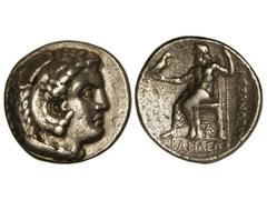 Tetradracma. 336-323 a.C. ALEJANDRO MAGNO. ARADOS. Anv.: Cabeza de Hércules con piel de león a derecha. Rev.: Zeus entronizado a izquierda, alrededor leyenda y símbolos. 17,10 grs. AR. Müller-1370. MB