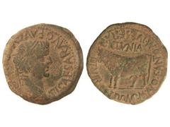 As. ÉPOCA DE TIBERIO. CLUNIA. Anv.: TI.CAESAR AVG. F. AVGVSTVS IMP. Cabeza laureada de Tiberio a derecha. Rev.: CLVNIA CN. POMP. M. ANTO. T. ANTO. M. IVL. SERAN. IIII VIR. Toro a izquierda. 11,70 grs.