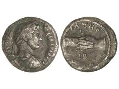 Tetradracma. 117-138 d.C. ADRIANO. ALEJANDRÍA. Anv.: Busto laureado de Adriano a derecha, alrededor leyenda. Rev.: Manos enlazadas, alrededor leyenda. 12,80 grs. Ve. MBC.